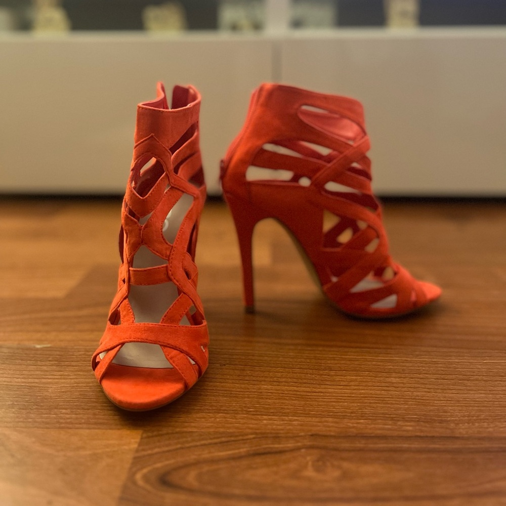 NWT High heel sandals